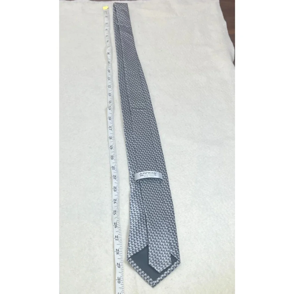 Silver Grey Geometric Silk Tie Mens Dress Business Formal Classic Arrow